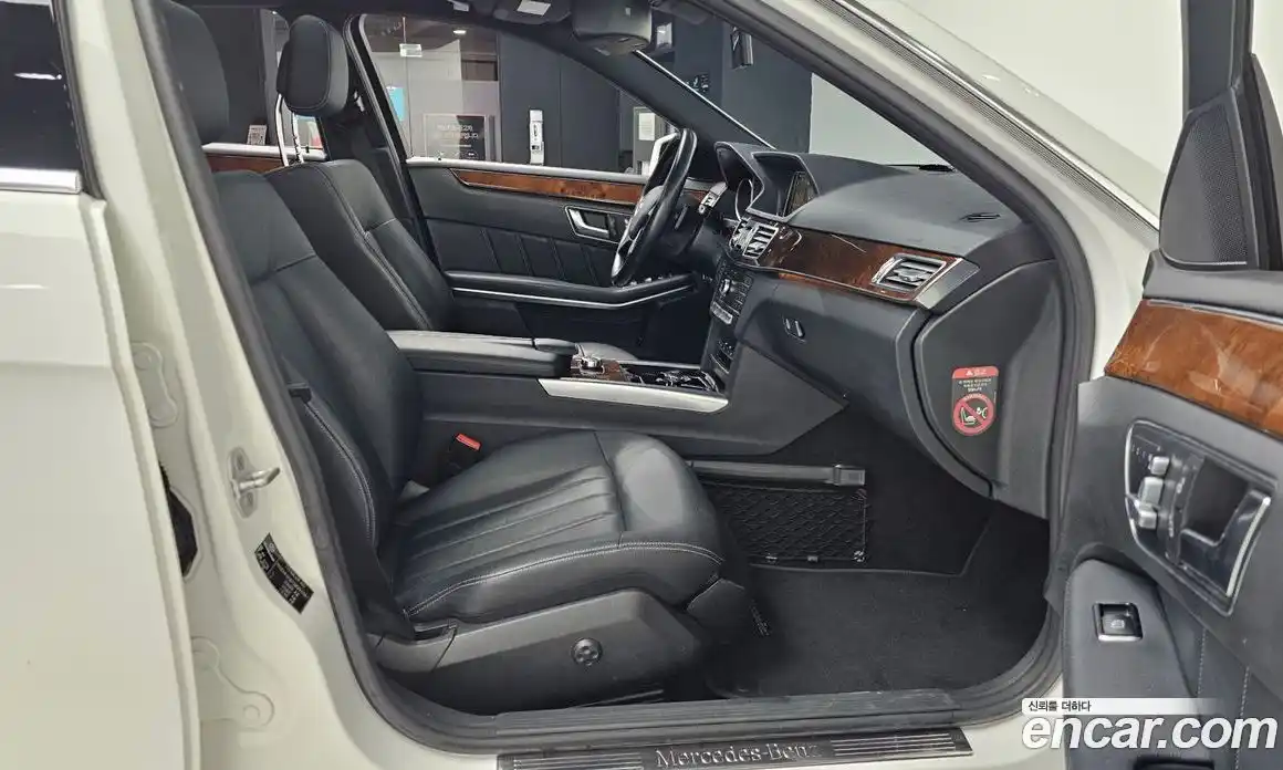 Mercedes-Benz E-Class 2016 3.5 Автомат в Москве № 160624, фото 6
