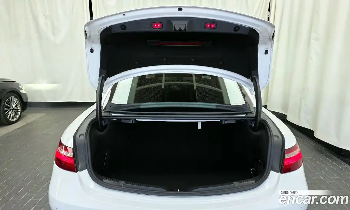 Mercedes-Benz E-Class 2019 1.9 Автомат в Москве № 161395, фото 9