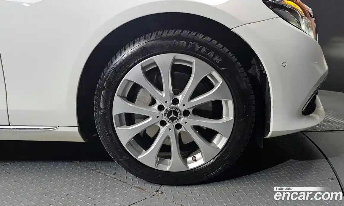 Mercedes-Benz E-Class 2019 2.0 Автомат в Москве № 161553, фото 16