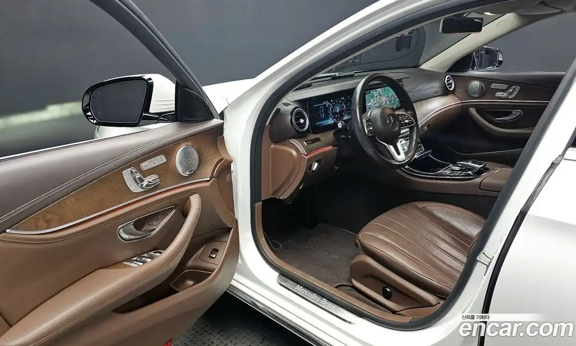 Mercedes-Benz E-Class 2019 2.0 Автомат в Москве № 161553, фото 4