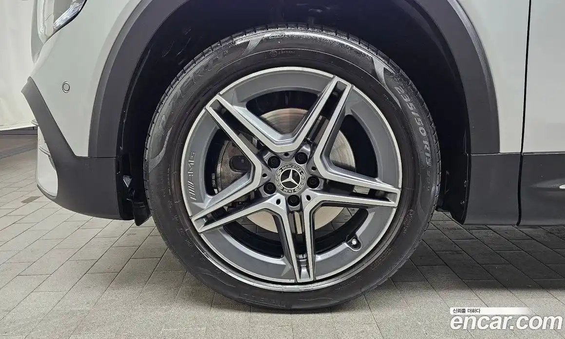 Mercedes-Benz GLB-Class 2021 2.0 Автомат в Москве № 161675, фото 9