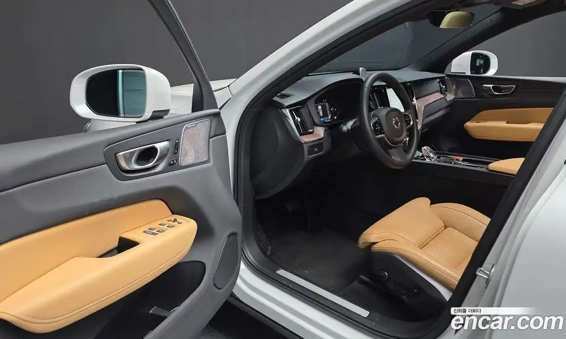 Volvo XC60 2024 2.0 Автомат в Москве № 164227, фото 12