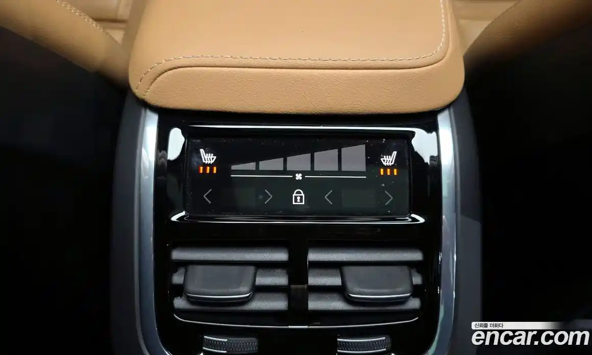 Volvo XC60 2024 2.0 Автомат в Москве № 164227, фото 4