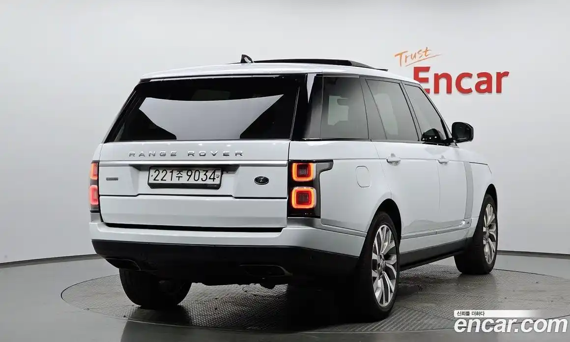 Land Rover Range-Rover 2019 4.4 Автомат в Москве № 166208, фото 17