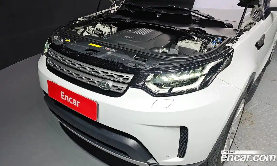 Land Rover Discovery 2017 3.0 Автомат в Москве № 166358, фото 1