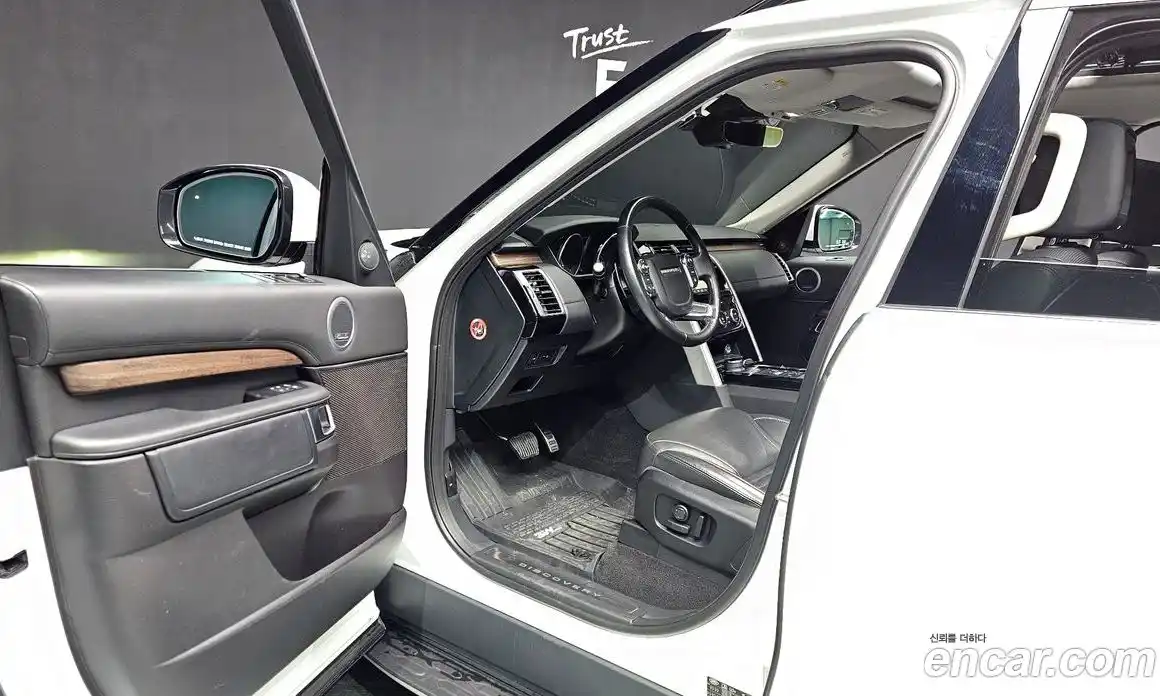 Land Rover Discovery 2017 3.0 Автомат в Москве № 166358, фото 3