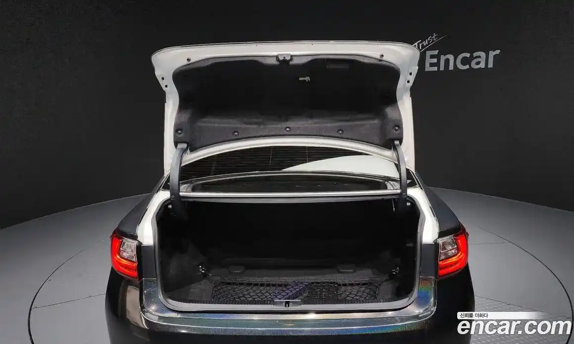 Lexus ES 2016 2.5 Автомат в Москве № 168210, фото 17