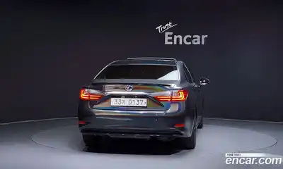 Lexus ES 2016 2.5 Автомат в Москве № 168210, миниатюра 2