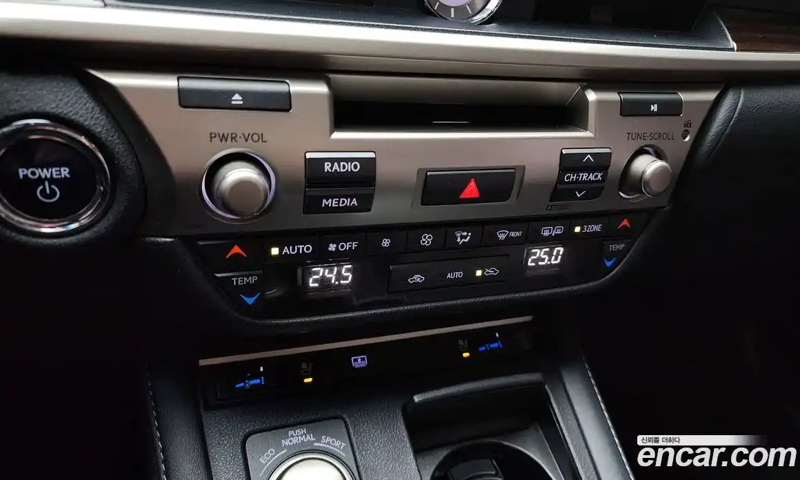 Lexus ES 2016 2.5 Автомат в Москве № 168210, фото 5