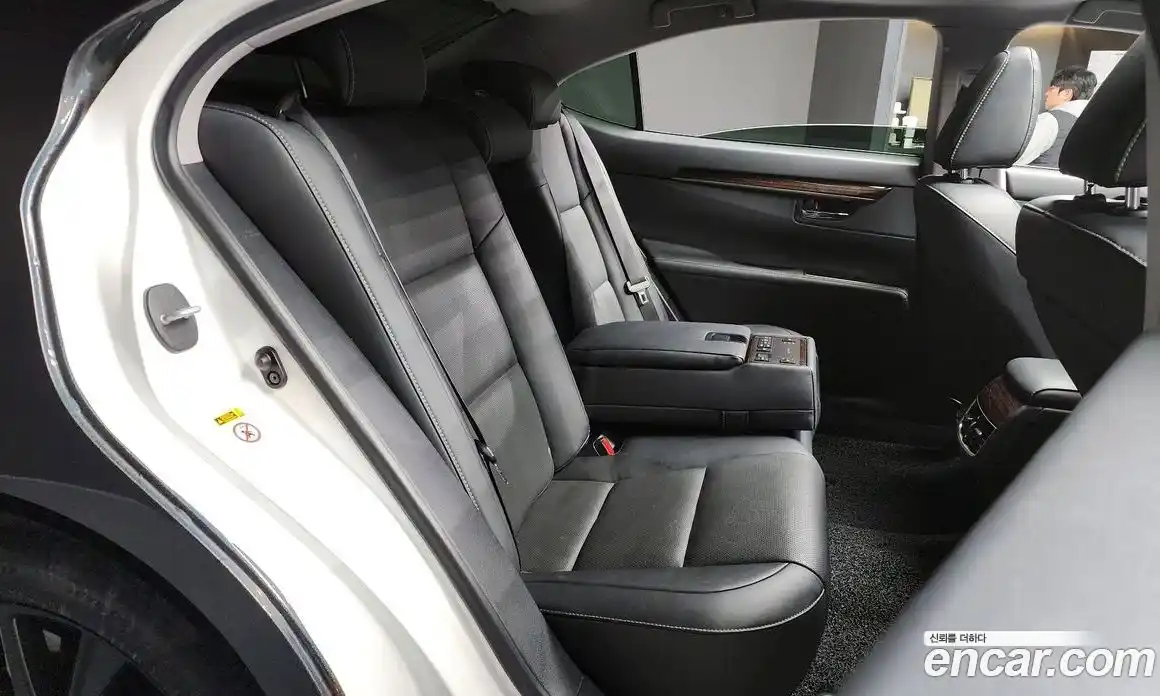 Lexus ES 2016 2.5 Автомат в Москве № 168210, фото 7