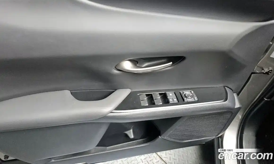 Lexus UX 2021 2.0 Автомат в Москве № 168318, фото 10