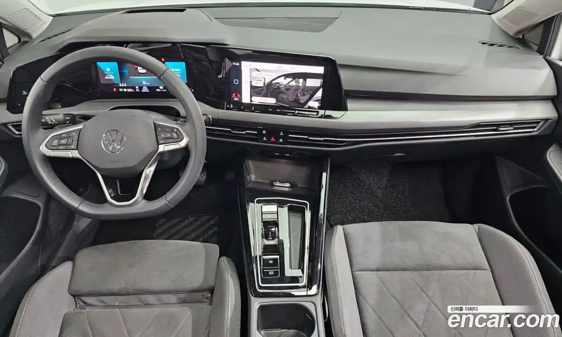 Volkswagen Golf 2024 2.0 Автомат в Москве № 168464, фото 1