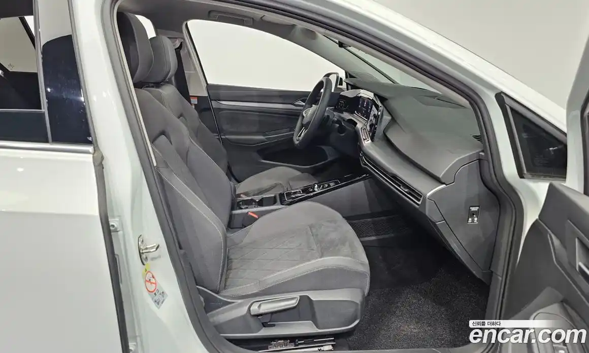 Volkswagen Golf 2024 2.0 Автомат в Москве № 168464, фото 17