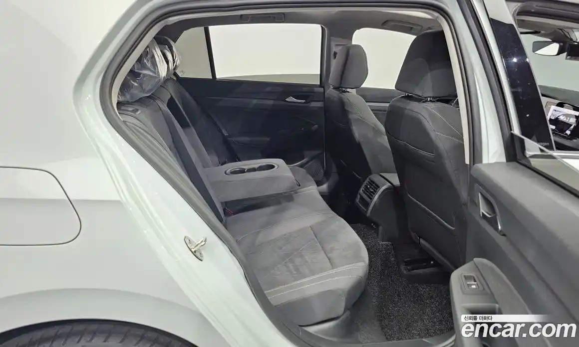 Volkswagen Golf 2024 2.0 Автомат в Москве № 168464, фото 8