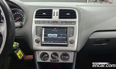 Volkswagen Polo 2016 1.4 Автомат в Москве № 168893, миниатюра 6