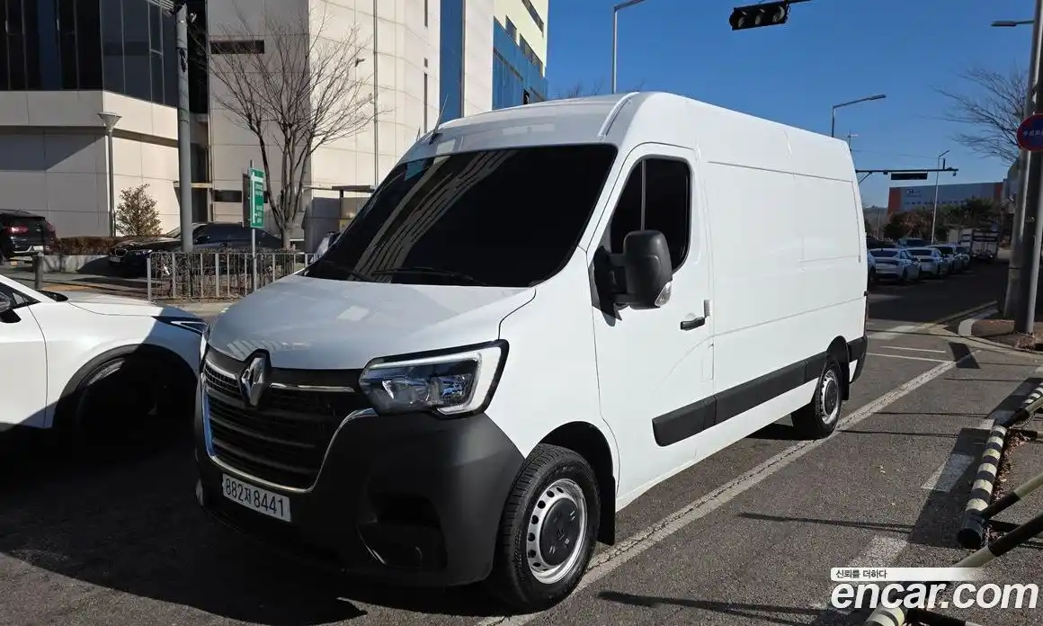Renault Master 2024 2.3 Механическая в Москве № 176248, фото 16