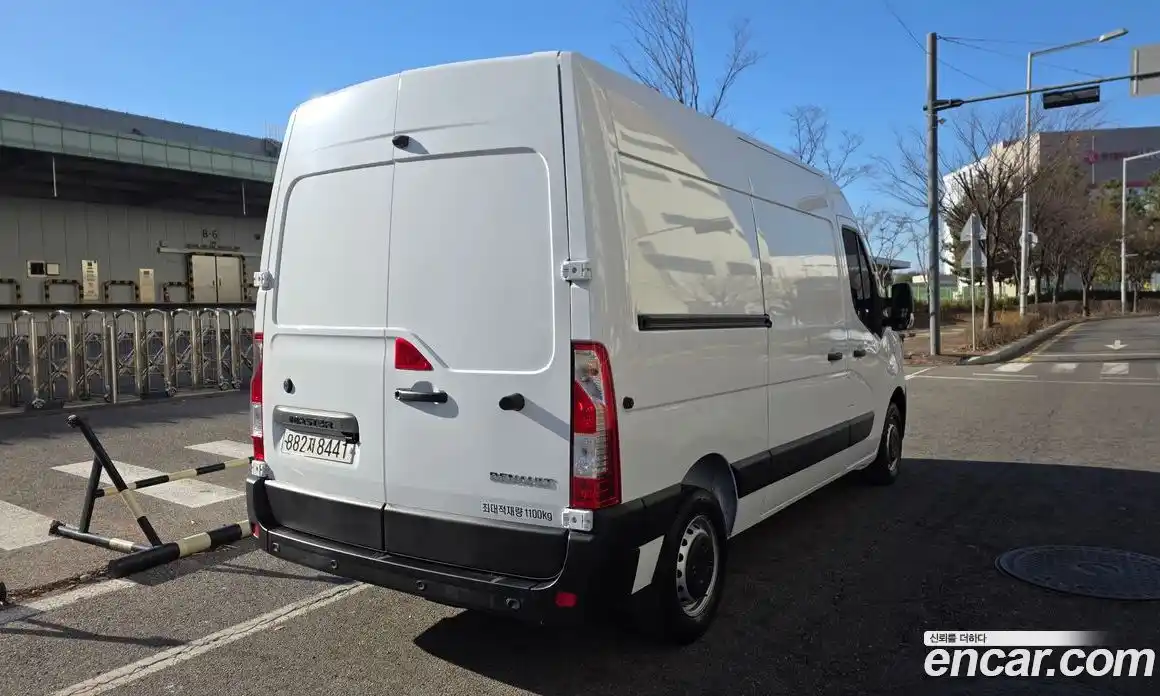 Renault Master 2024 2.3 Механическая в Москве № 176248, фото 19