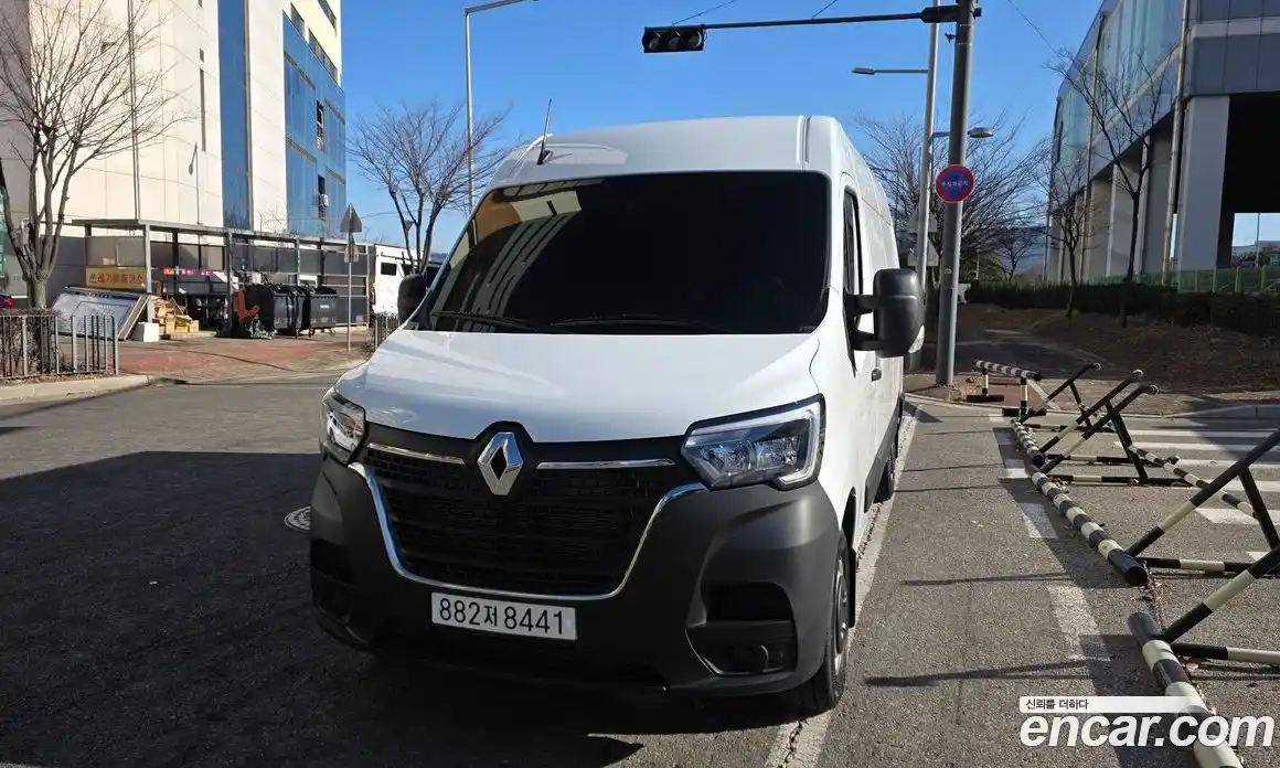 Renault Master 2024 2.3 Механическая в Москве № 176248, фото 10