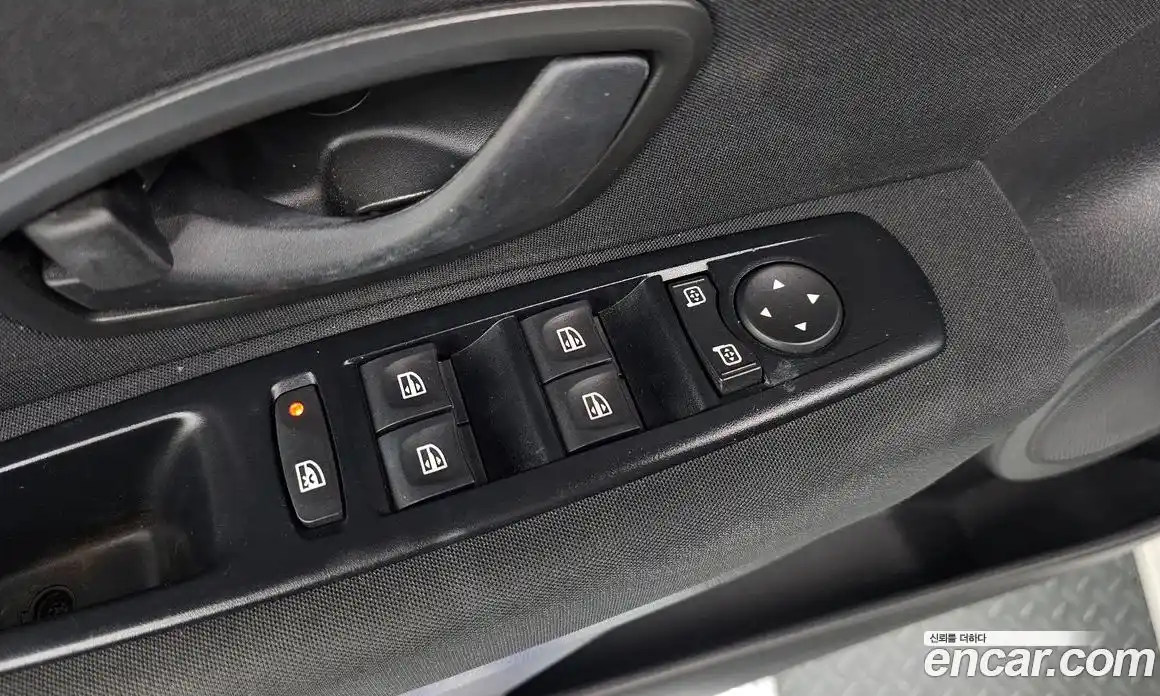 Renault SM3 2015 1.6 Автомат в Москве № 179099, фото 12