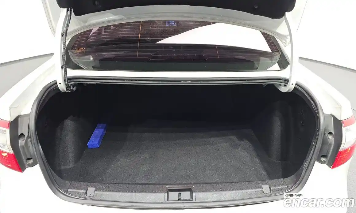 Renault SM3 2015 1.6 Автомат в Москве № 179099, фото 19