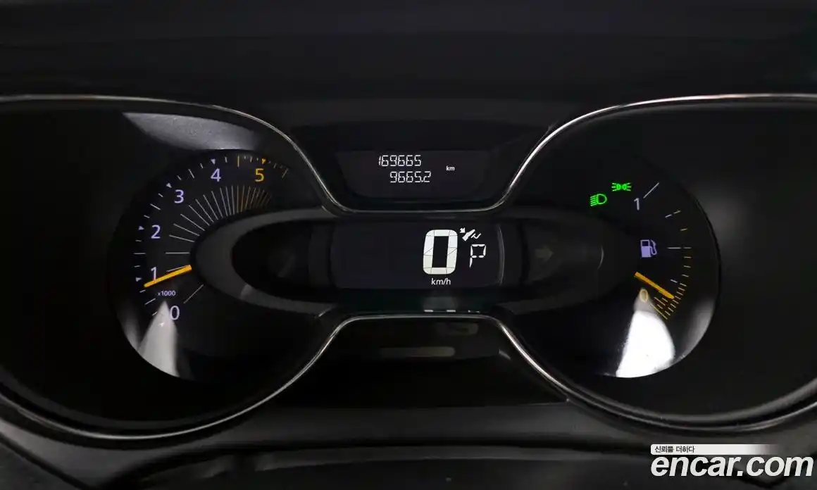 Renault QM3 2015 1.5 Автомат в Москве № 184181, фото 3