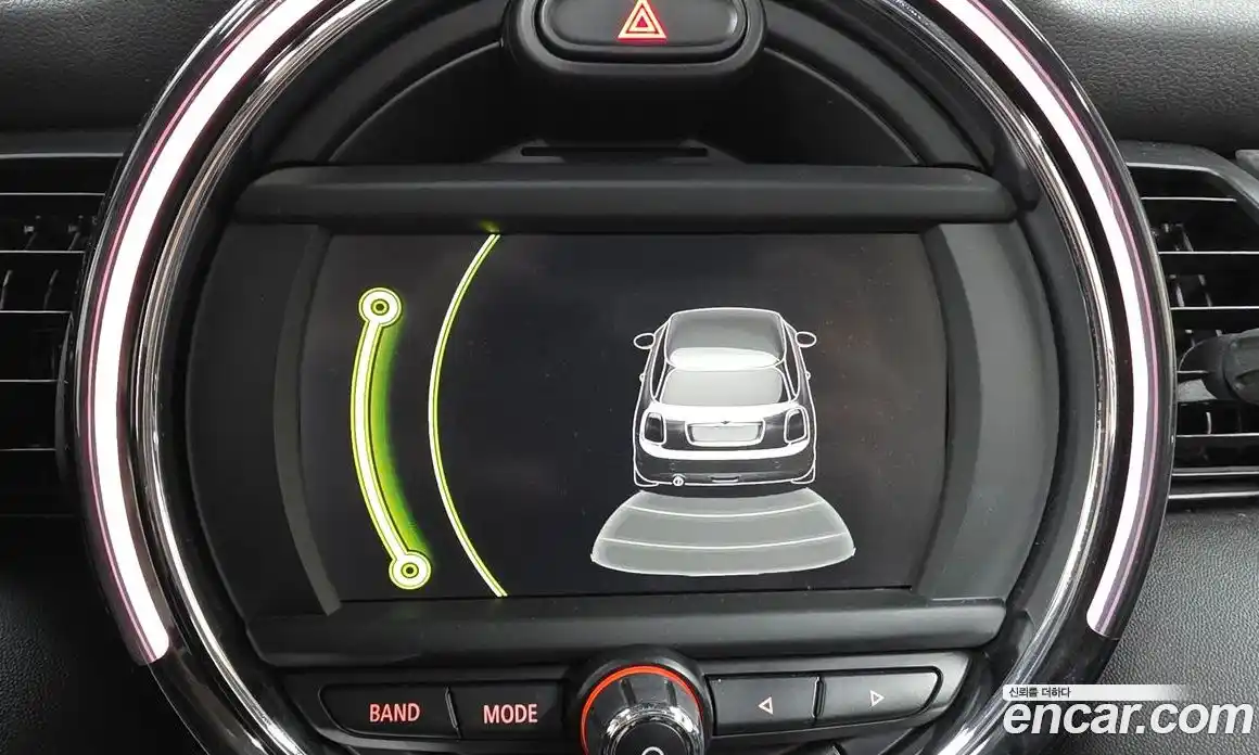 Mini Cooper 2015 1.5 Автомат в Москве № 185232, фото 13