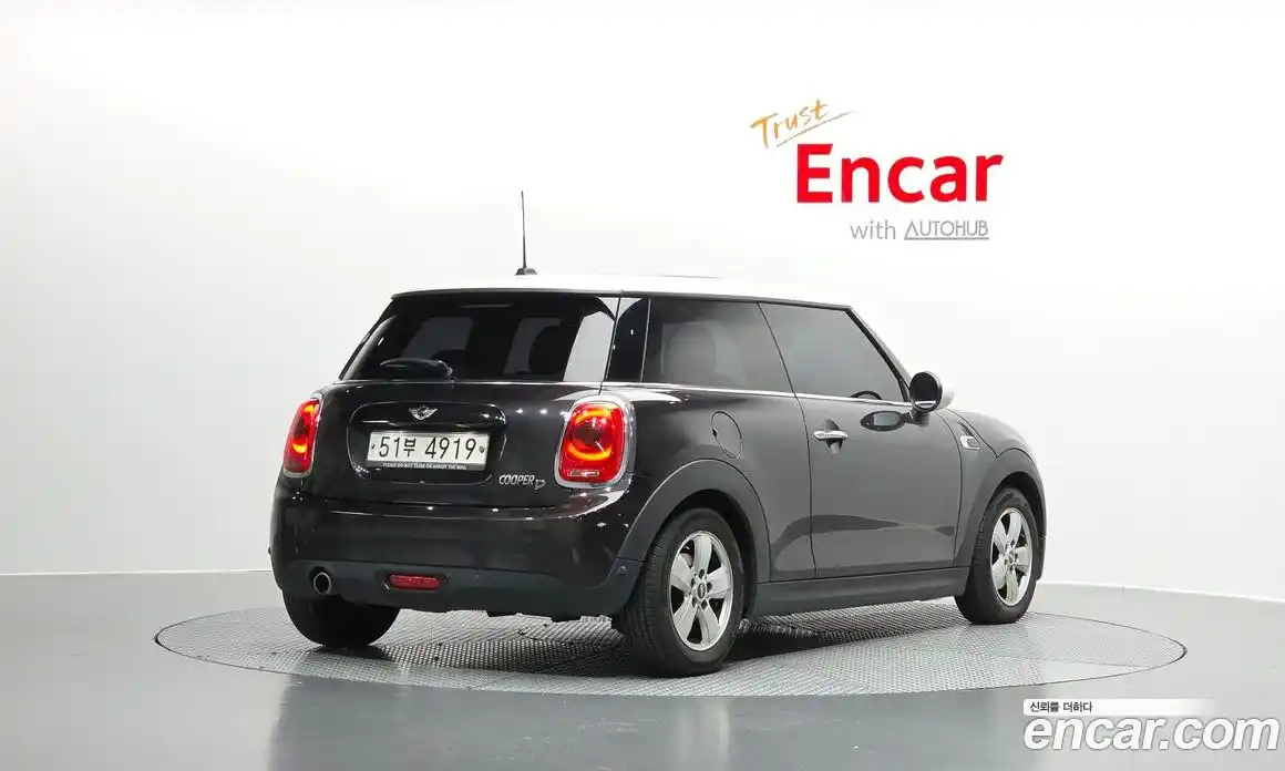 Mini Cooper 2015 1.5 Автомат в Москве № 185232, фото 14