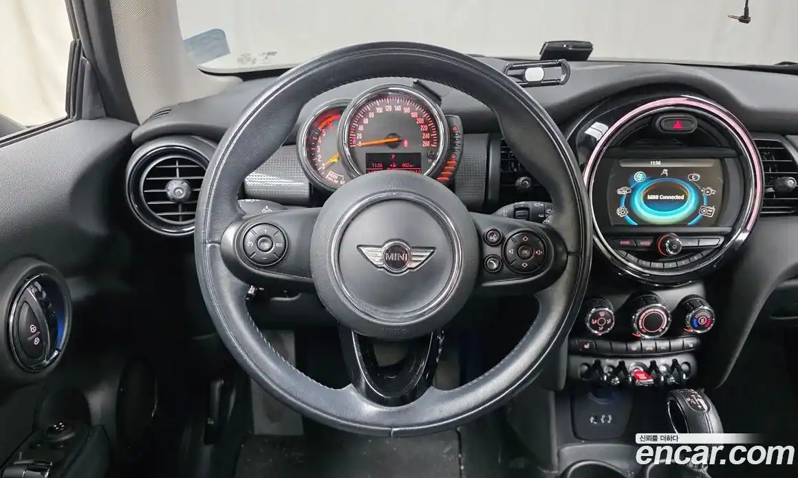 Mini Cooper 2015 1.5 Автомат в Москве № 185232, фото 18