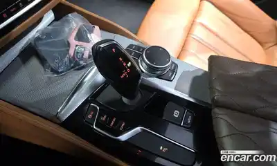 BMW 5-Series 2018 2.0 Автомат в Москве № 192939, миниатюра 2