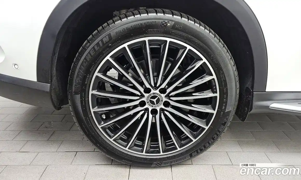 Mercedes-Benz GLC-Class 2025 2.0 Автомат в Москве № 193768, фото 1