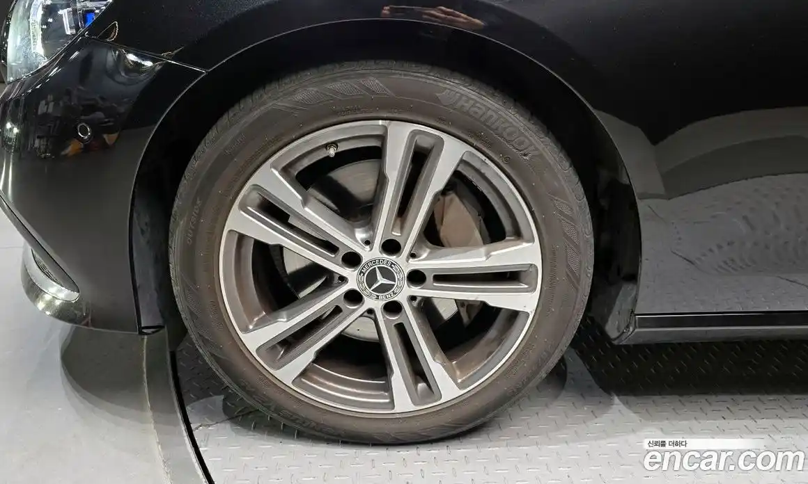 Mercedes-Benz E-Class 2022 2.0 Автомат в Москве № 194676, фото 3