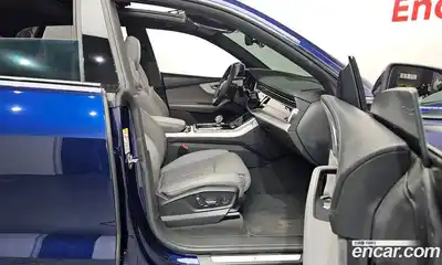 Audi Q8 2021 3.0 Автомат в Москве № 196522, миниатюра 4