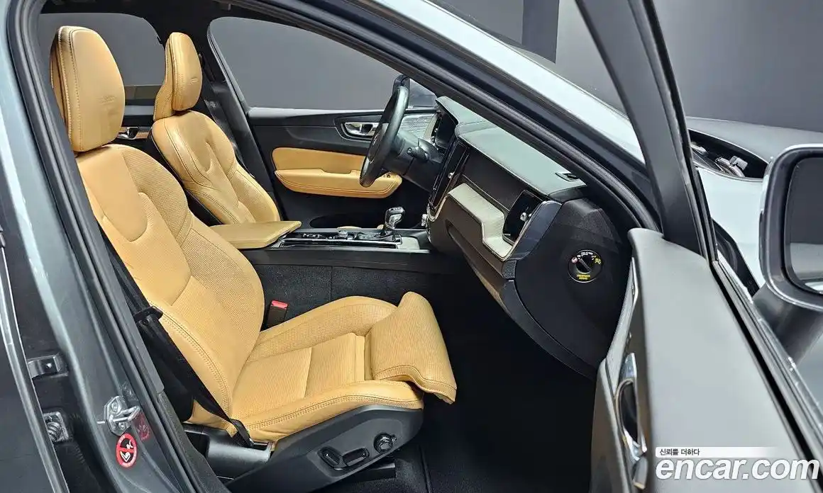 Volvo XC60 2019 2.0 Автомат в Москве № 197089, фото 12