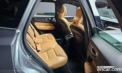 Volvo XC60 2019 2.0 Автомат в Москве № 197089, миниатюра 4