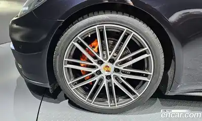 Porsche Panamera, 2018