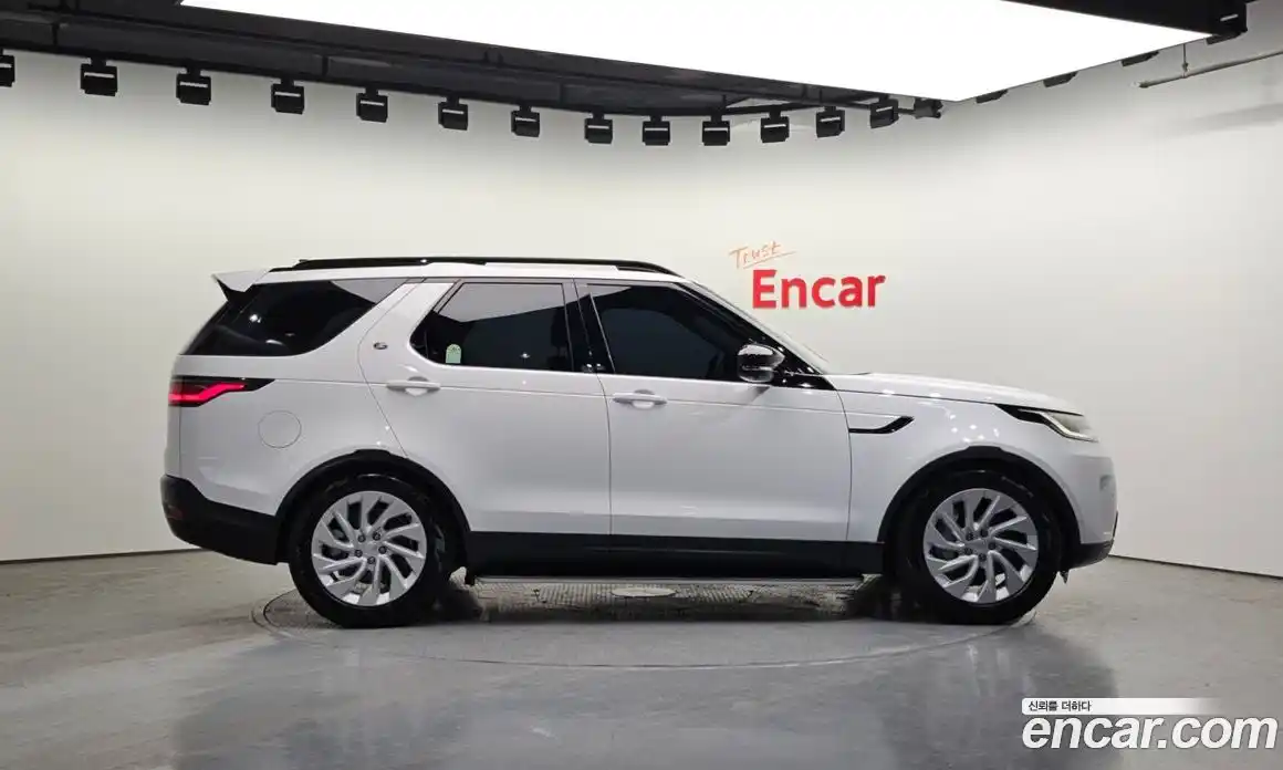 Land Rover Discovery 2025 3.0 Автомат в Москве № 198112, фото 15