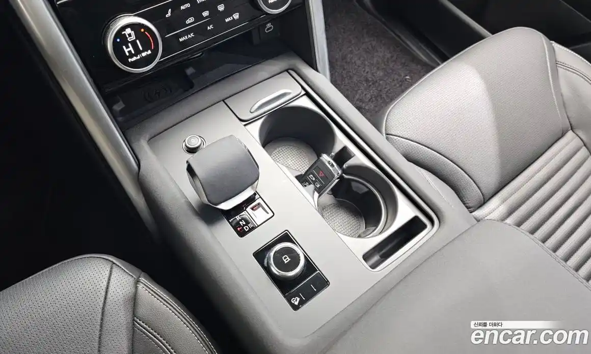 Land Rover Discovery 2025 3.0 Автомат в Москве № 198112, фото 16