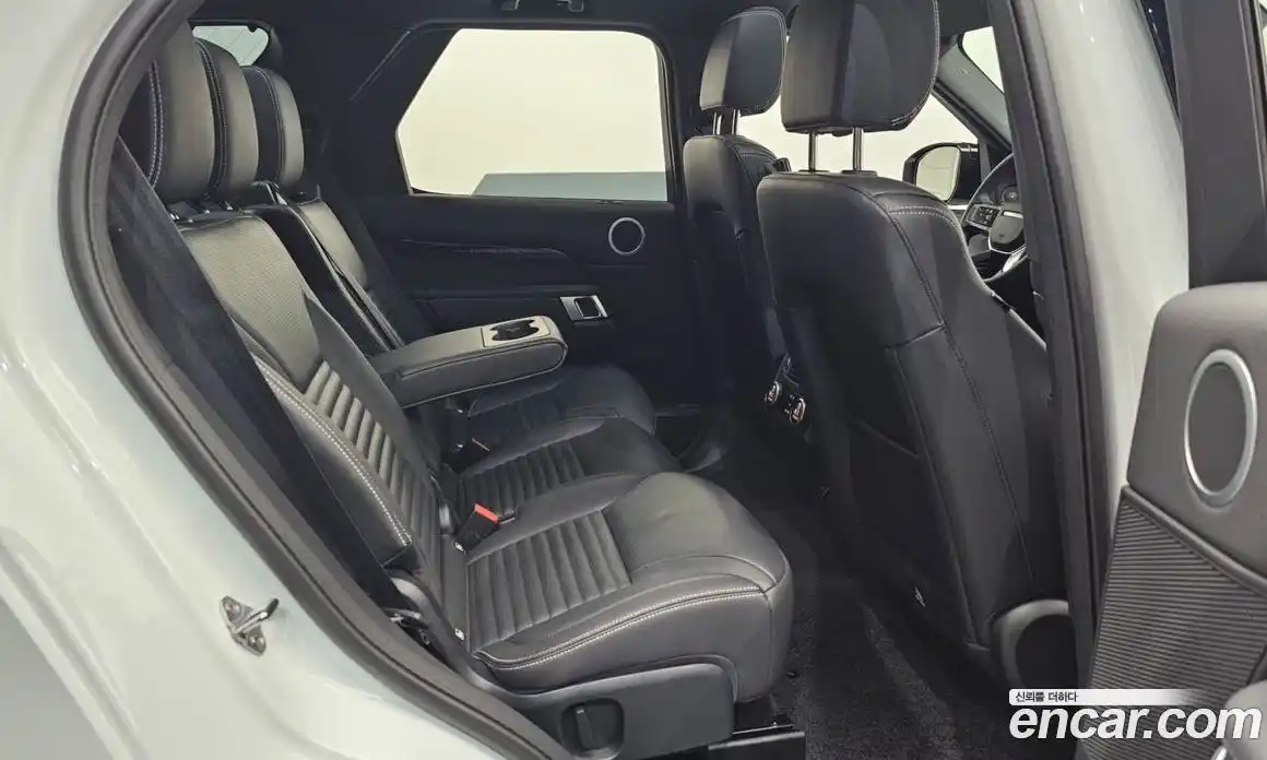 Land Rover Discovery 2025 3.0 Автомат в Москве № 198112, фото 18