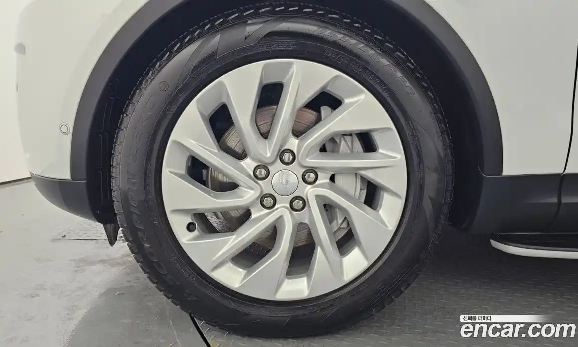 Land Rover Discovery 2025 3.0 Автомат в Москве № 198112, фото 20