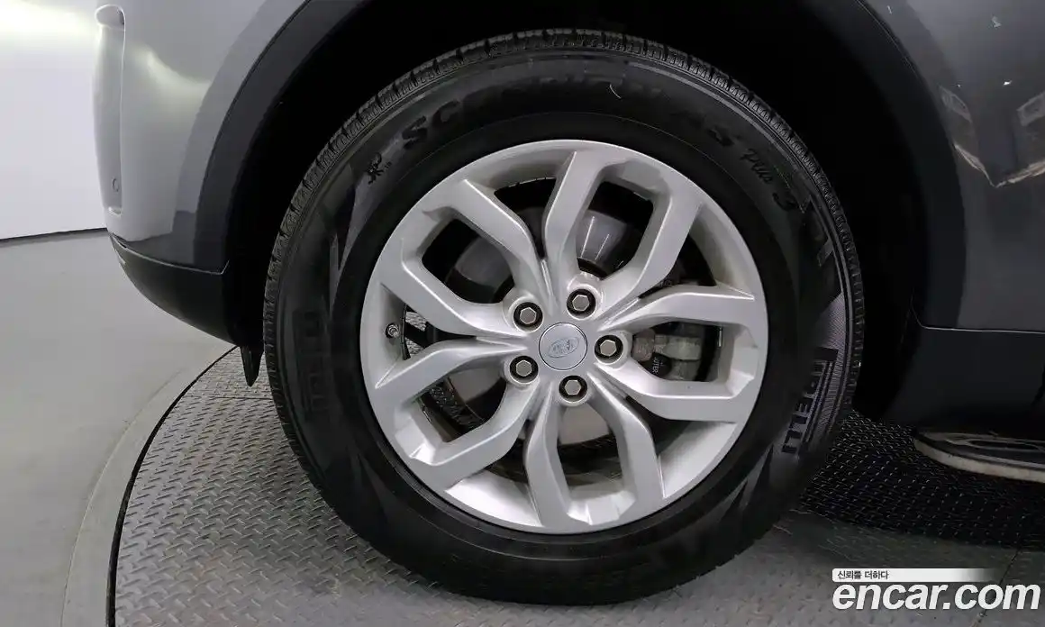 Land Rover Discovery 2018 2.0 Автомат в Москве № 198256, фото 17