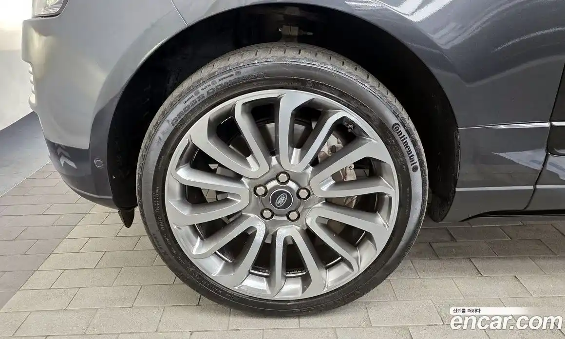 Land Rover Range-Rover 2017 5.0 Автомат в Москве № 198294, фото 3