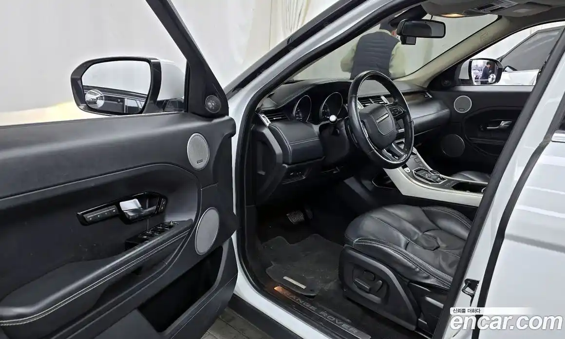 Land Rover Range-Rover Evoque 2012 2.2 Автомат в Москве № 213662, фото 11