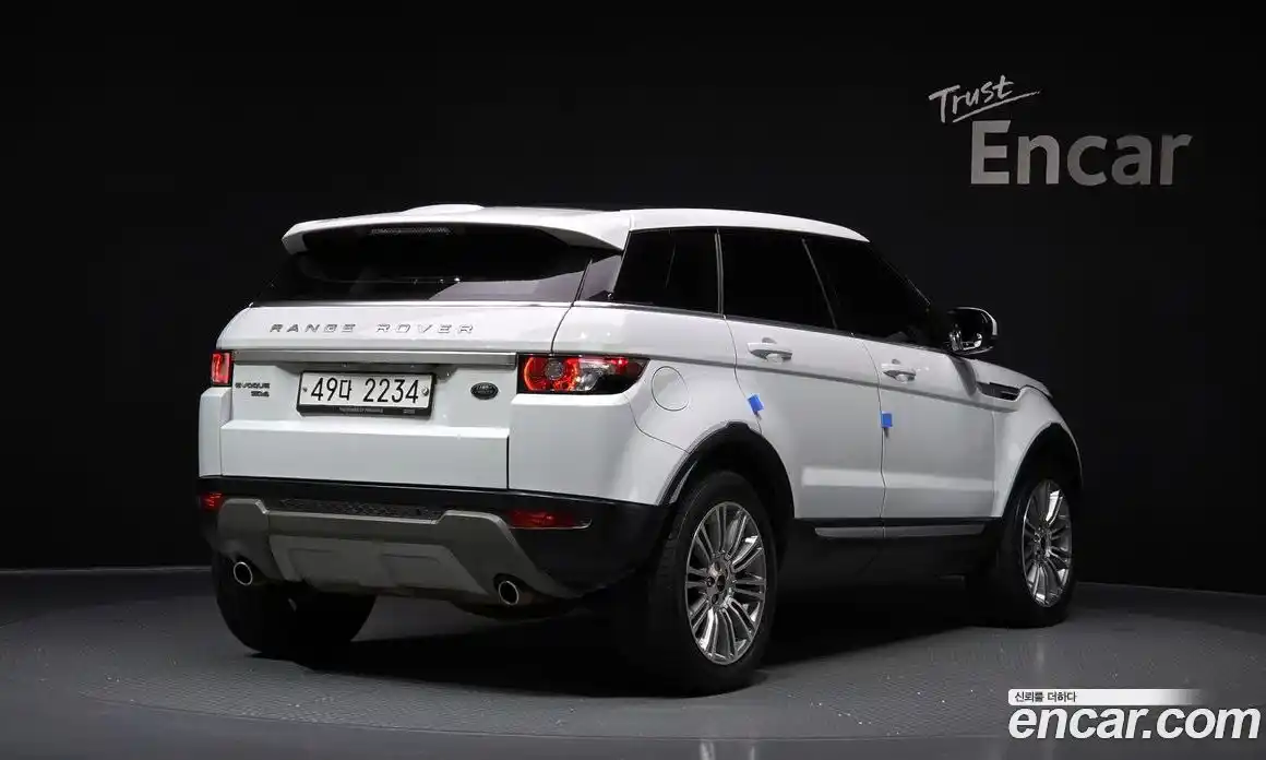 Land Rover Range-Rover Evoque 2012 2.2 Автомат в Москве № 213662, фото 16