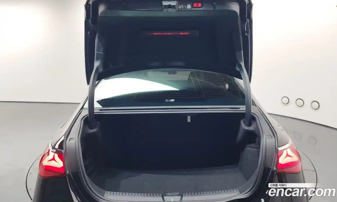 Mercedes-Benz E-Class 2024 2.0 Автомат в Москве № 217949, фото 4