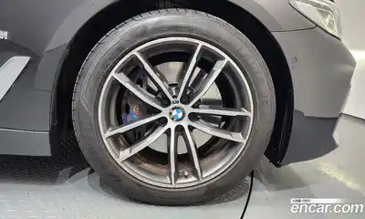 BMW 5-Series 2023 2.0 Автомат в Москве № 229143, миниатюра 2