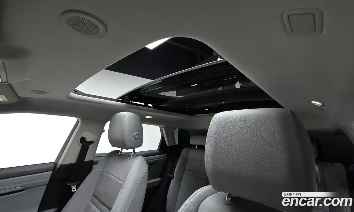 Land Rover Range-Rover Evoque 2023 2.0 Автомат в Москве № 231184, фото 11