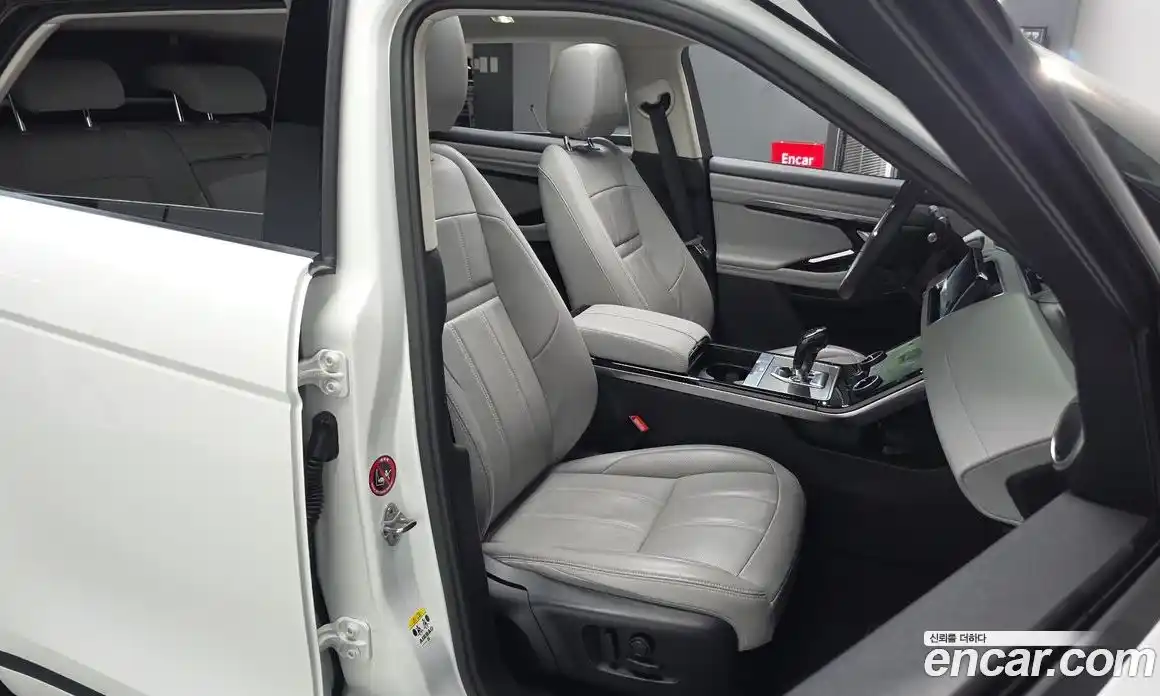 Land Rover Range-Rover Evoque 2023 2.0 Автомат в Москве № 231184, фото 19