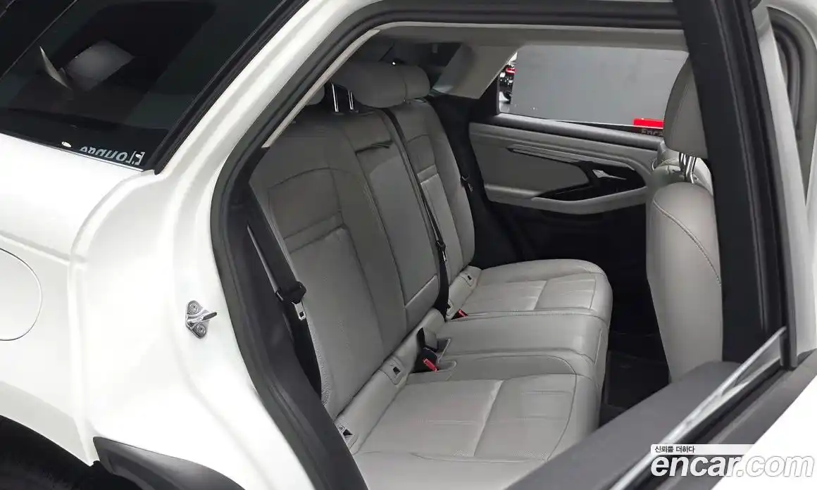 Land Rover Range-Rover Evoque 2023 2.0 Автомат в Москве № 231184, фото 5