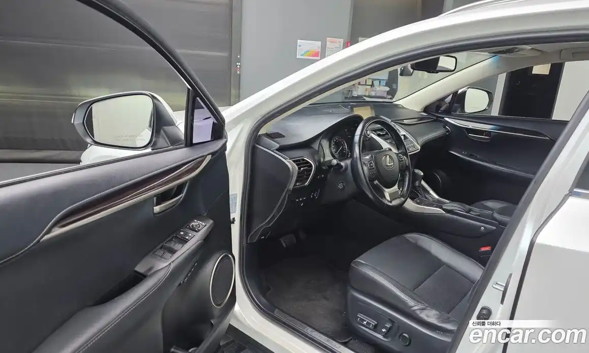 Lexus NX 2015 2.5 Автомат в Москве № 232026, фото 16