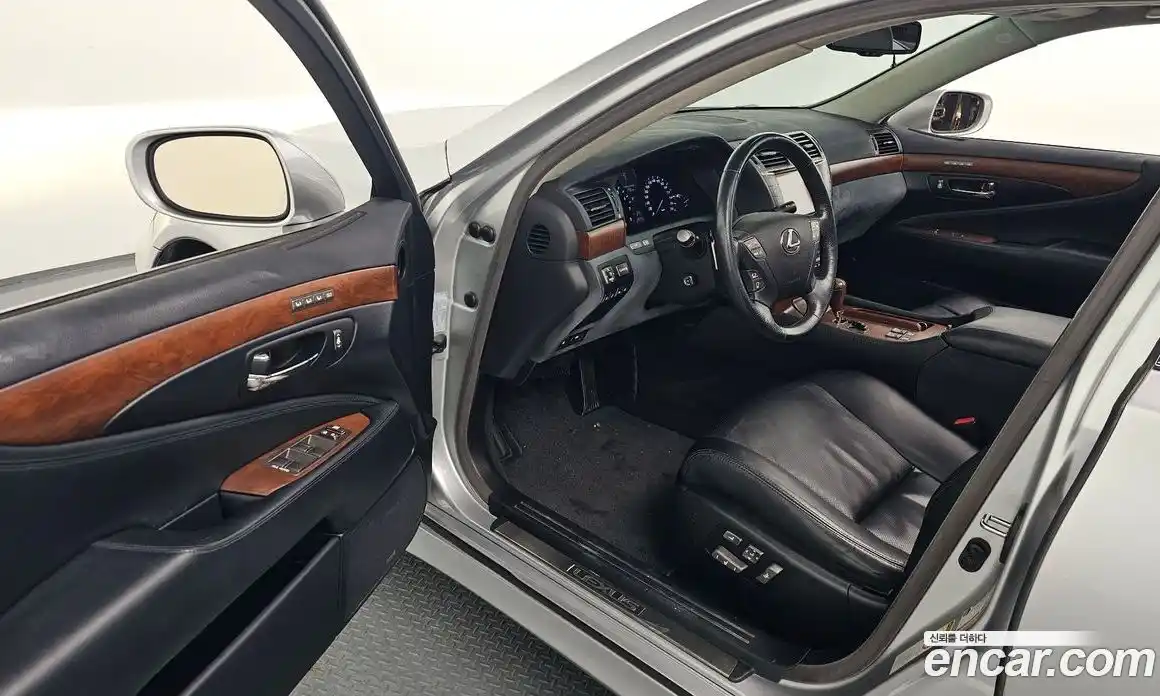 Lexus LS 2011 4.6 Автомат в Москве № 232030, фото 1